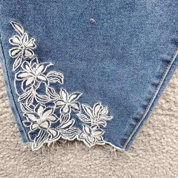 Lane Bryant Mid- Rise Skinny Jeans Size 24 Floral Embroidered Hem Signat… - Picture 2 of 10
